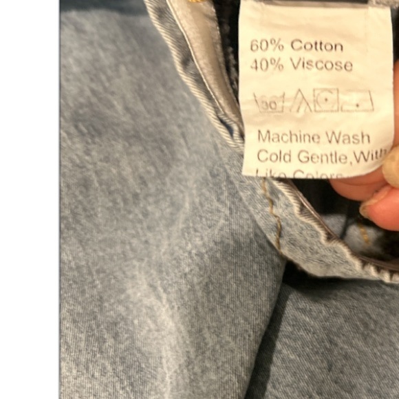 SHEIN‎ denim capri jumpsuit is preowned, size 4XL. - Picture 2 of 5